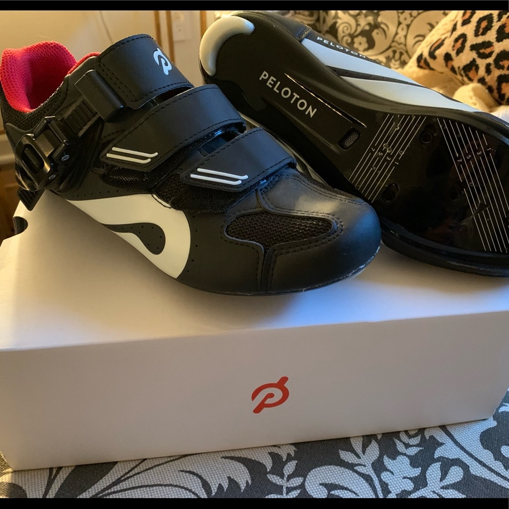 Peloton shows, Womens size 9